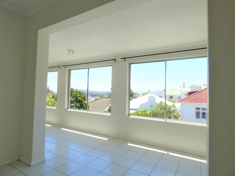 To Let 3 Bedroom Property for Rent in Green Point Western Cape